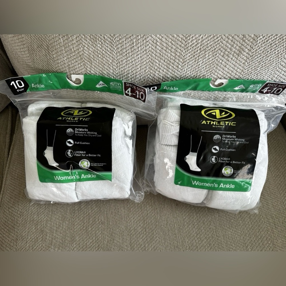 DEAL ‼️ 2 Packs of Athletic Works White Ankle Socks